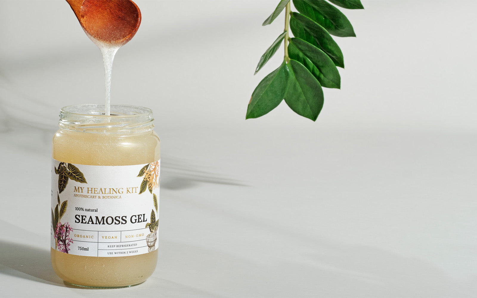 a photo showing the pouring of a jar with the label "FECARY & BOTANICA 100% natural SEAMOSS GEL"